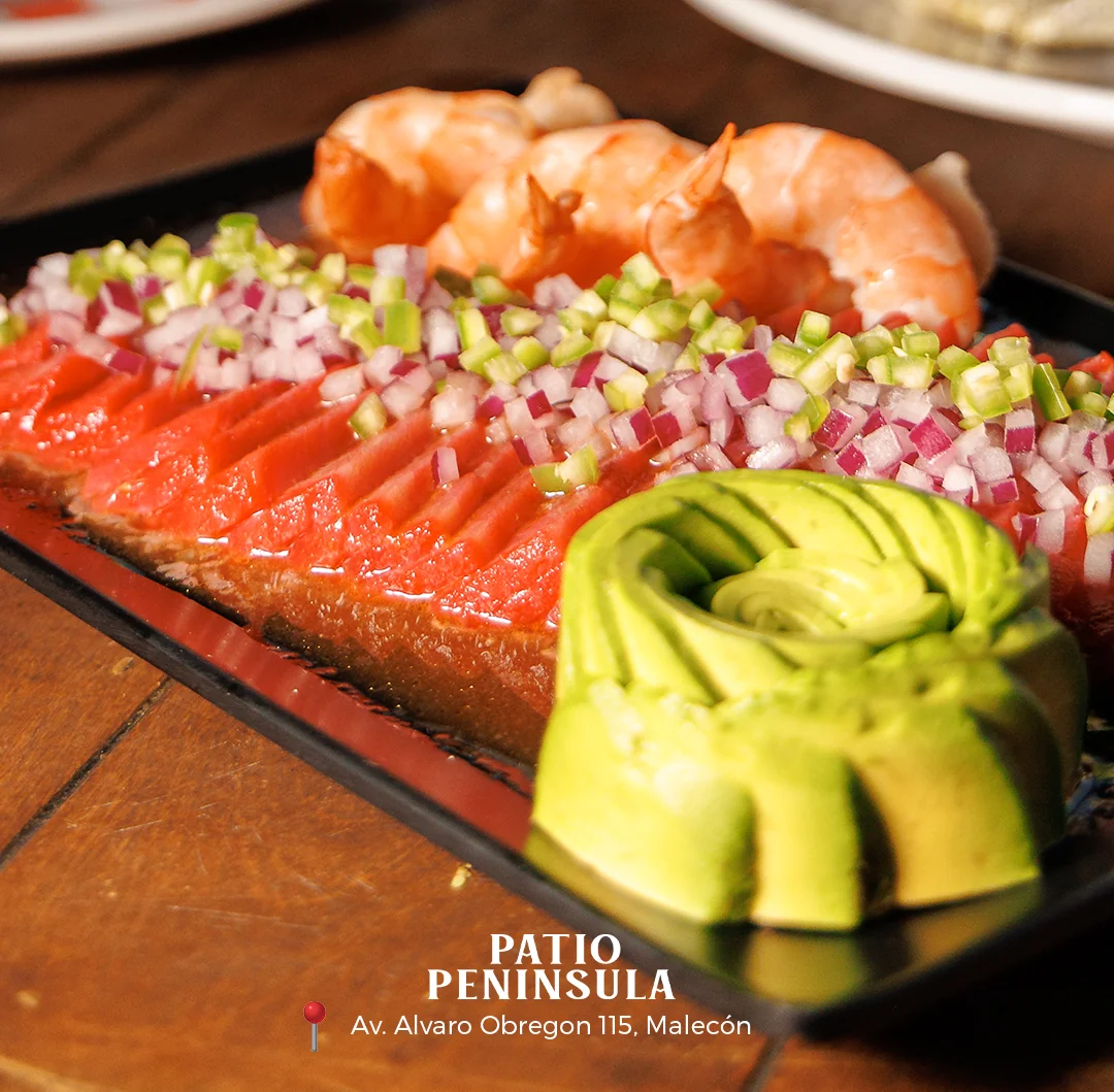Patio Península seafood presentation